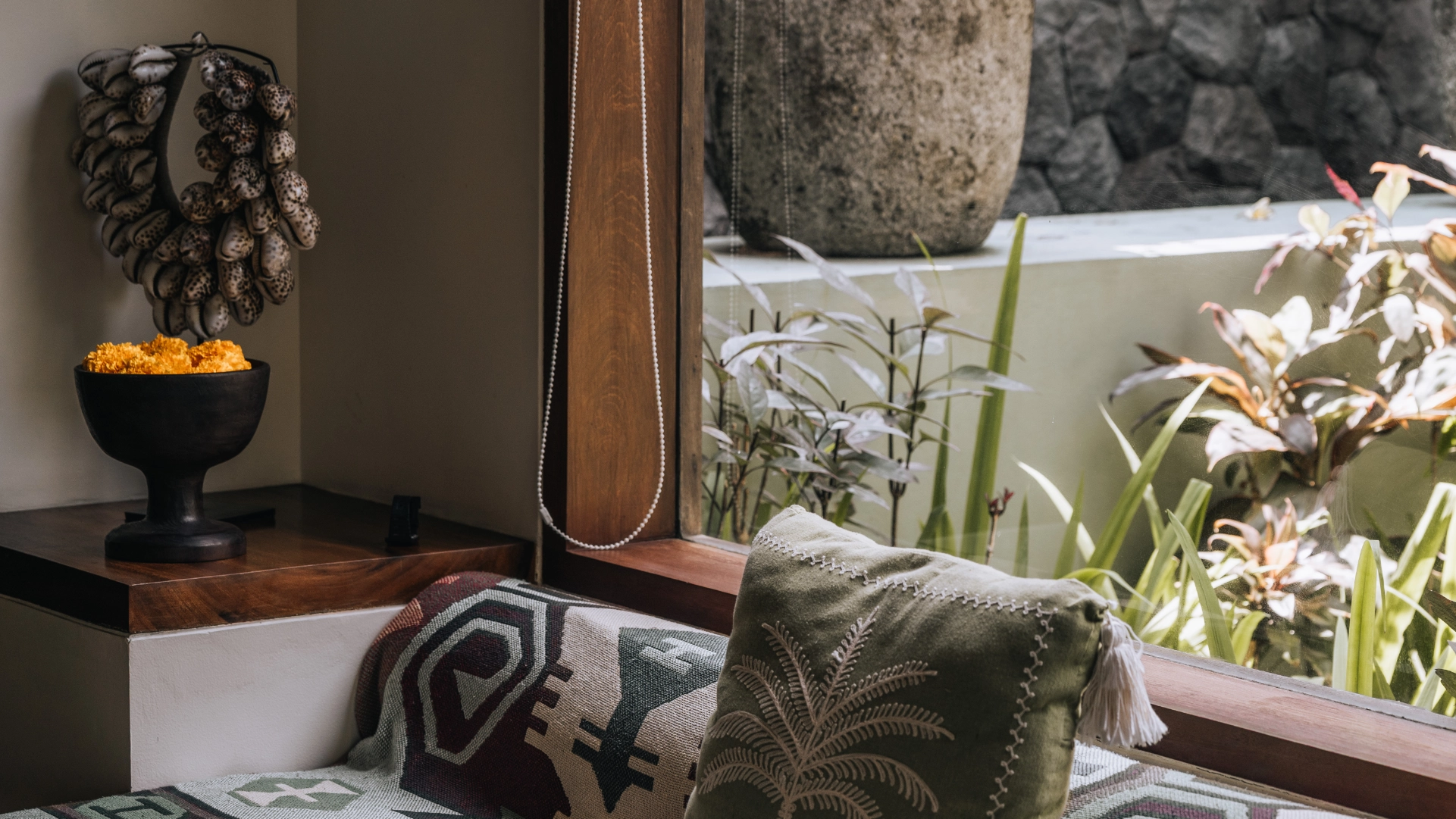 villa-palem-bali-private-estate-mimpi-room-2