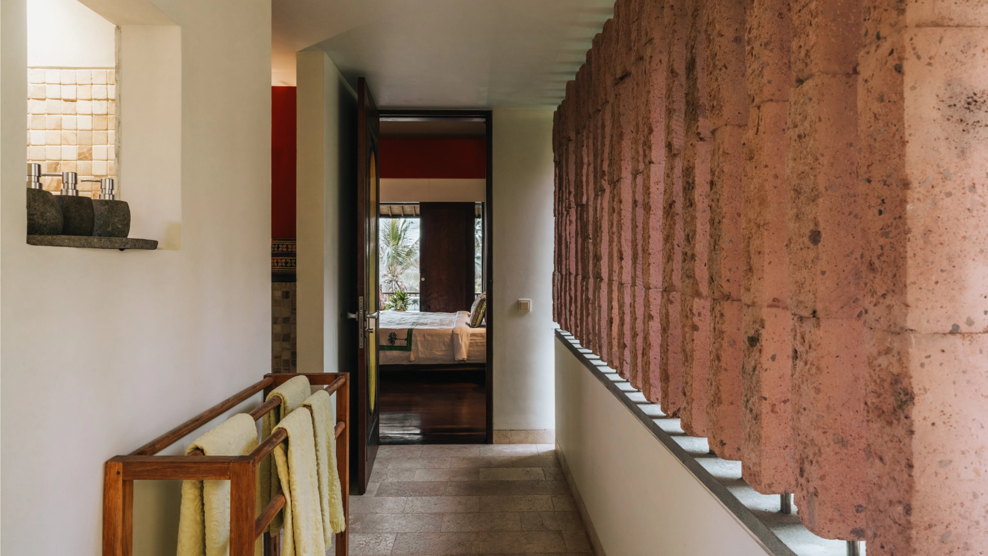 villa-palem-bali-private-estate-sungai-room-9